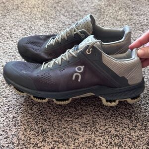 On Cloudsurfer running sneakers size 9.5